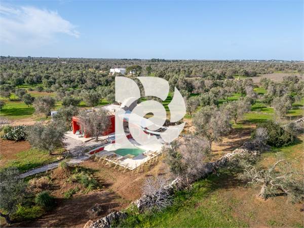 Lamia del grano con piscina
