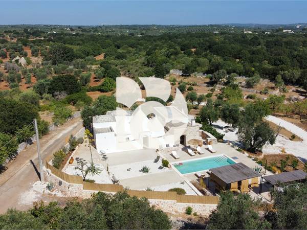 Trulli e Lamia con piscina 